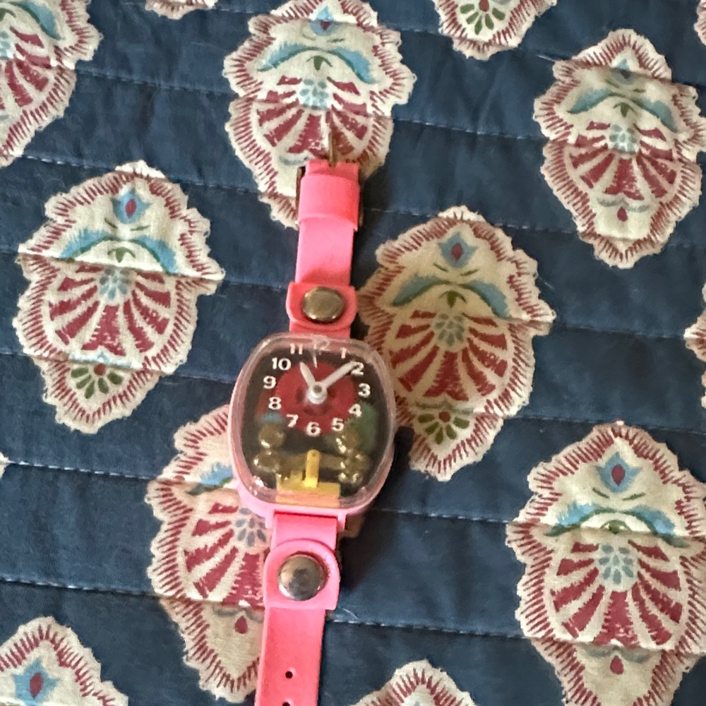 Kids Pink Analog Watch
